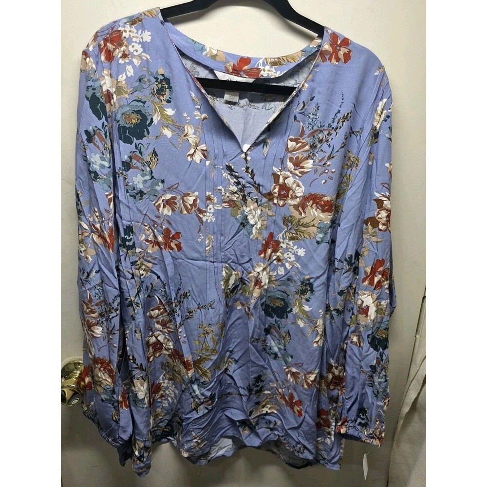 NWT CJ Banks Plus Size 2X Blue Floral Long Sleeve V-Neck Top